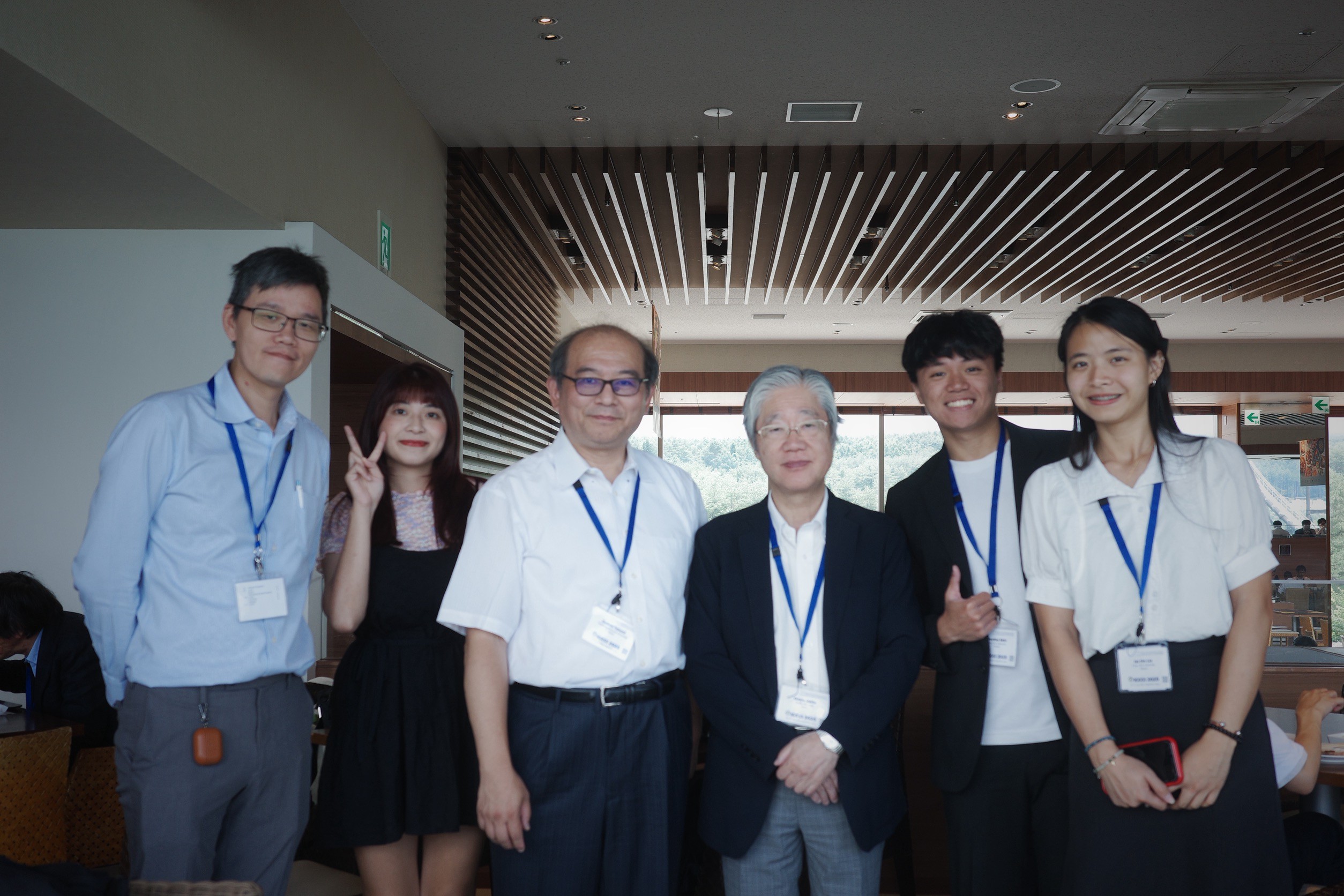 ICCCI 2025 國際研討會 與教授合影